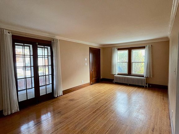 4th image of 359 Stillwell Ave Floor 1