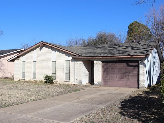 3rd image of 2521 Willow Ln