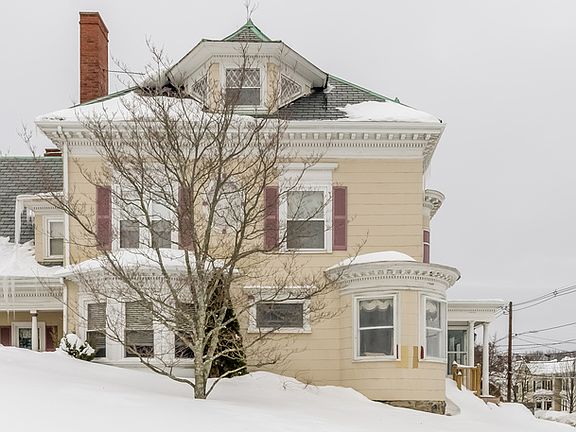 2nd image of 158 Lowell St Unit 1