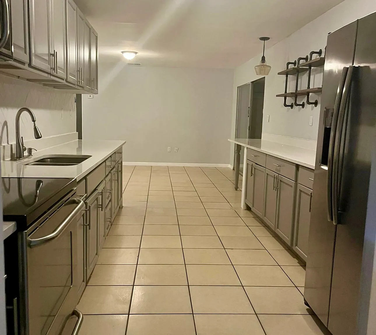 4518 S Cortez Ave — Photo 3