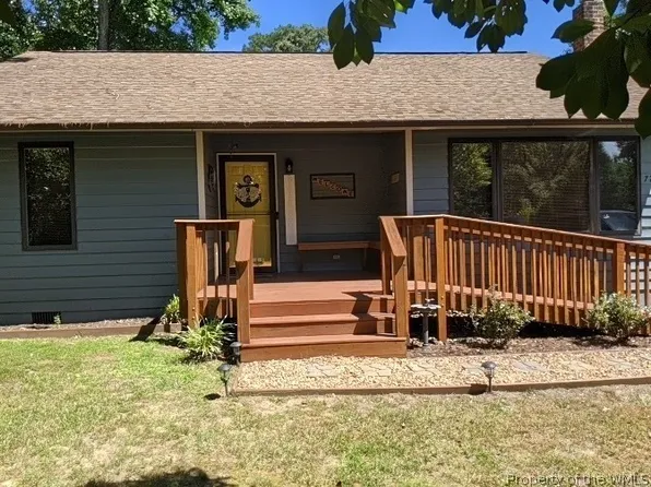 7213 Hampton Dr, Lanexa, VA 23089