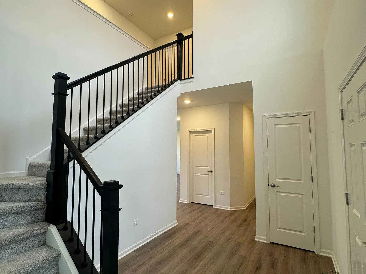 3 bed, 2.5 bath, 2282 sqft, $3,400 — Photo 4