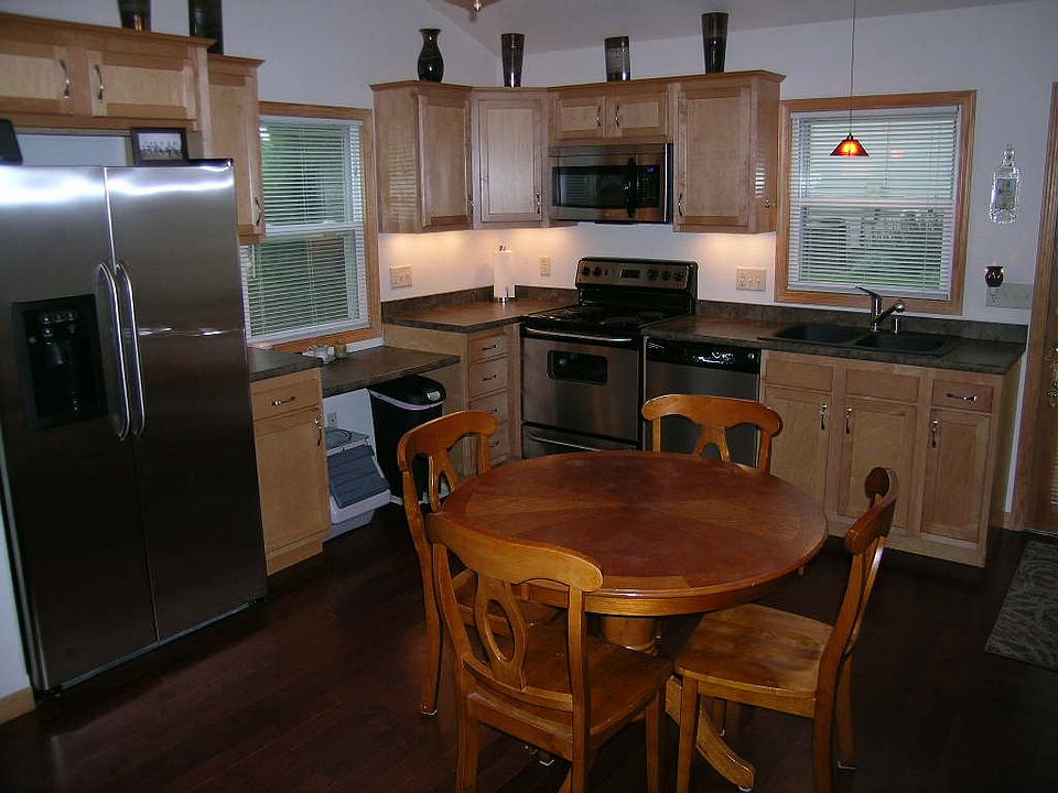 1st image of 853 N Greenfield Ave