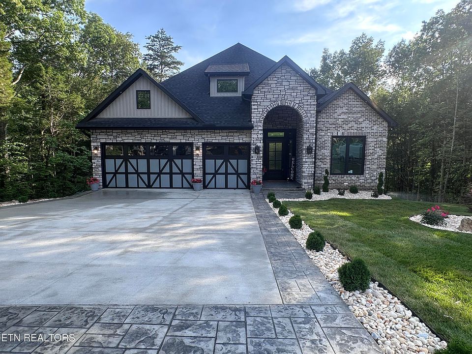 1st image of 104 Noya Ln