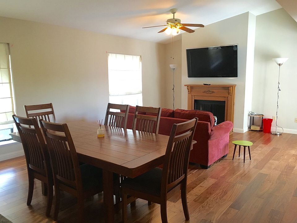 2nd image of 409 E 38th St APT 301