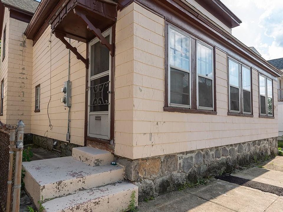 2nd image of 18 Tyler St