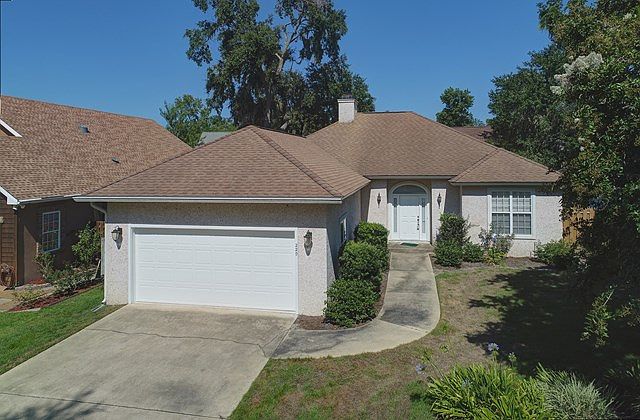 1st image of 220 Villager Dr