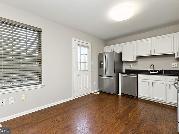 5th image of 3210 Antrim Cir