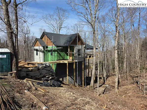 102 Blackberry Trail, Beech Mountain, NC 28604