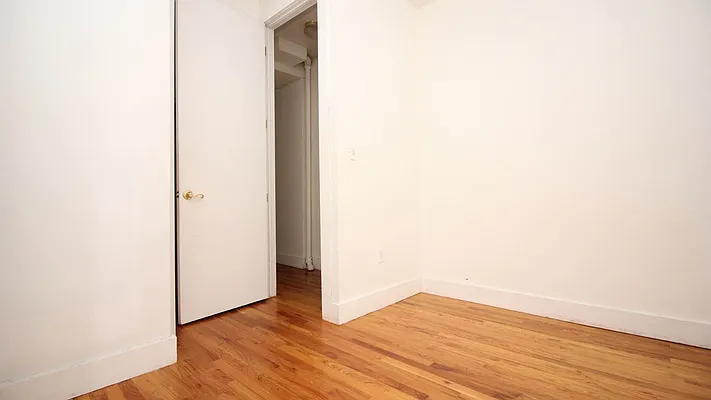Rented by Space Link Realty | media 5