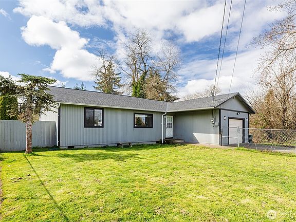 3rd image of 158 136th St E