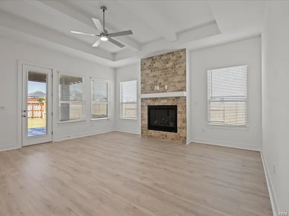 3716 Moru Oak Drive, Seguin, TX 78155