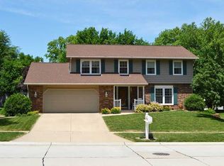 372 Cambridge Dr NE, Cedar Rapids, IA 52402