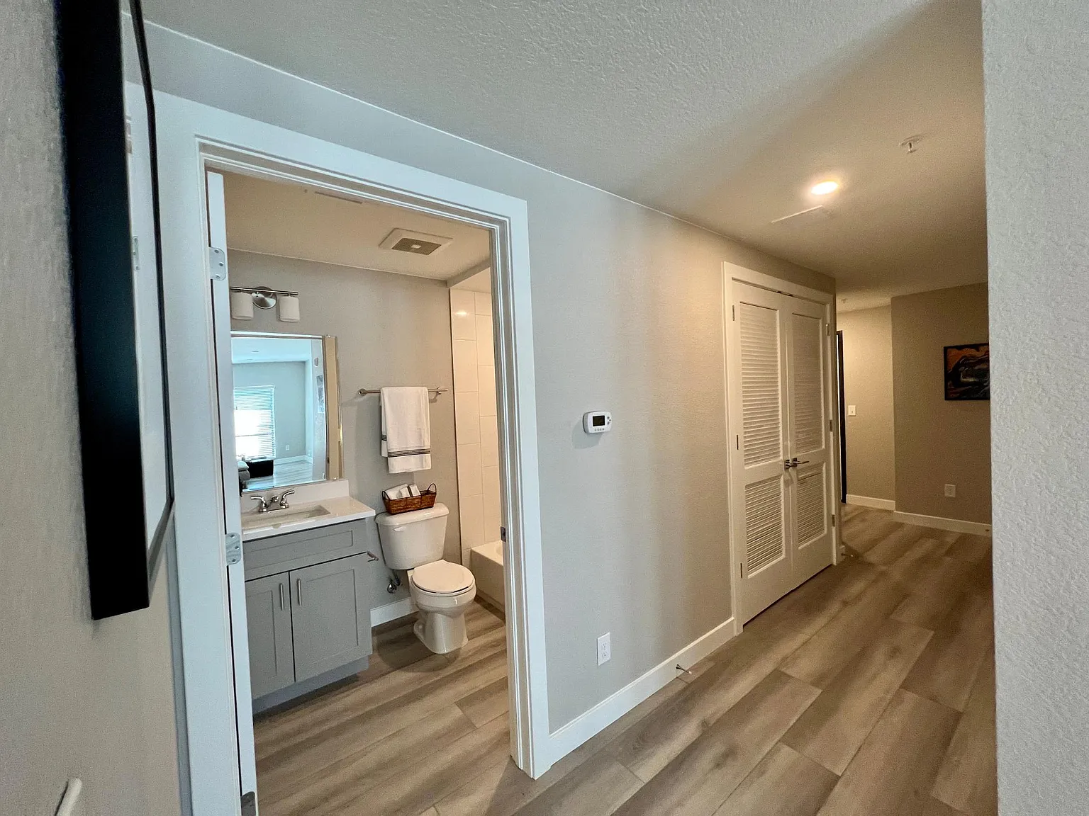 2 bed, 1079 sqft, $1,895 — Photo 4