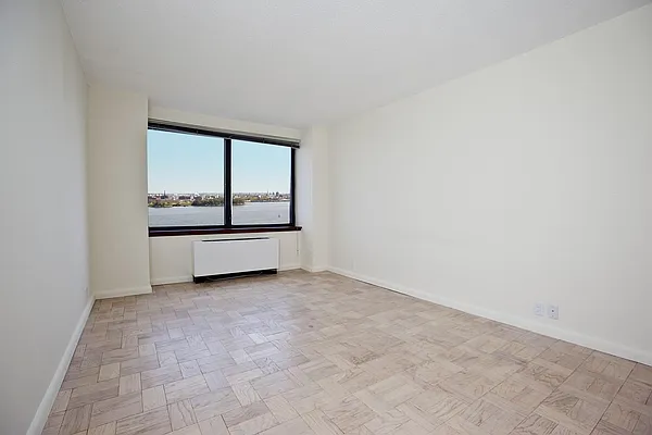 Rented by RELO REDAC INC. | media 4
