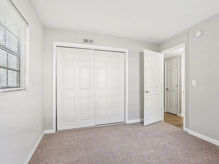 Greenwich Commons Apartment Homes — Photo 19