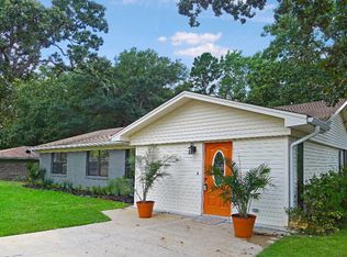 607 Crestwood Rd, Palestine, TX 75803