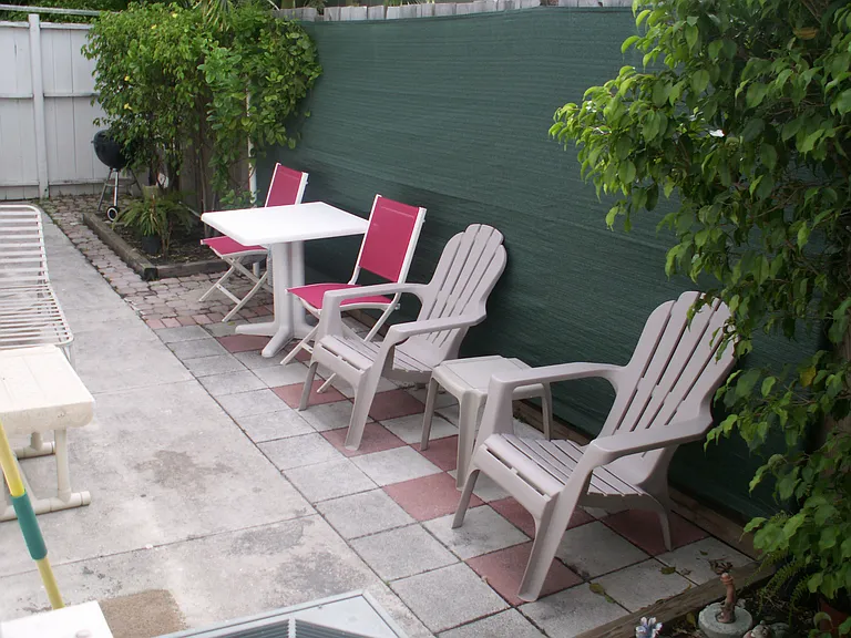 321 SE 12th Ave — Photo 10