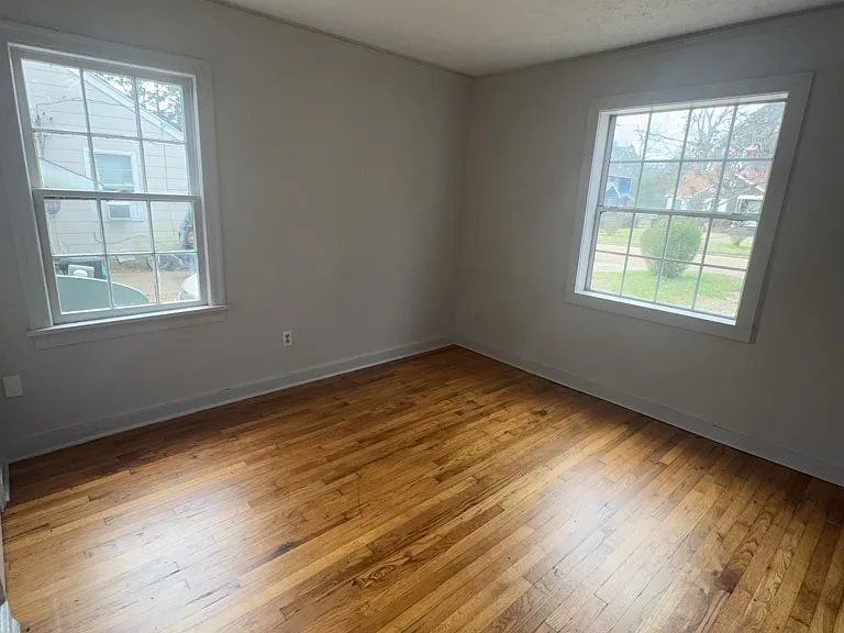 4426 Desoto St — Photo 10