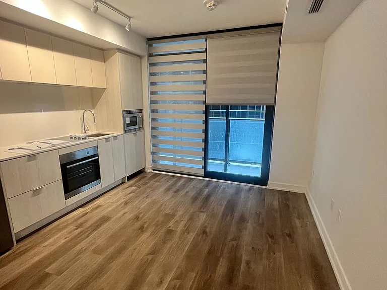 1 Jarvis St #619 — Photo 11
