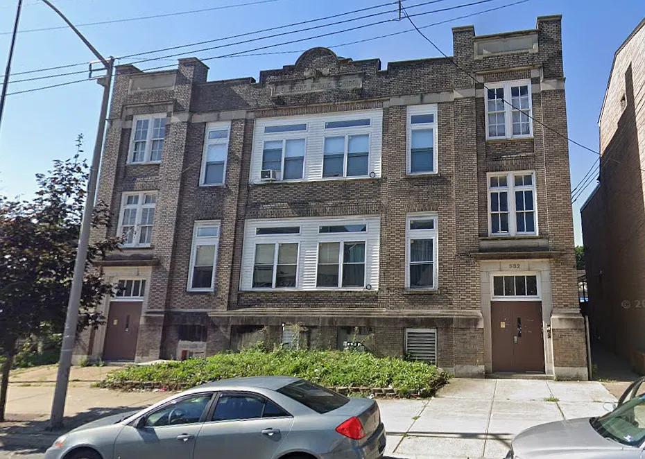 2 bed, 999 sqft, $1,500 — Photo 2