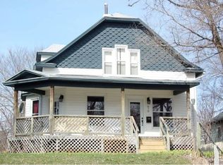 670 37th St, Des Moines, IA 50312
