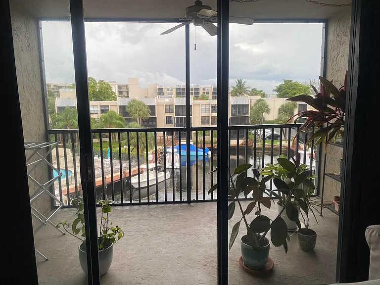 9 Royal Palm Way #403 — Photo 3