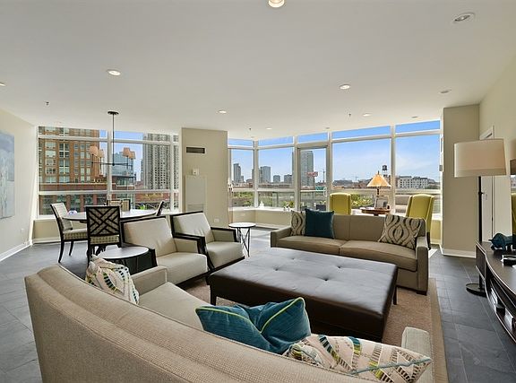 5th image of 510 W Erie St #502