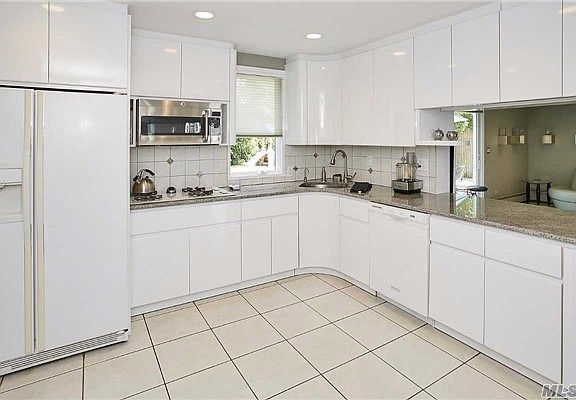 4th image of 3441 Carey Ln