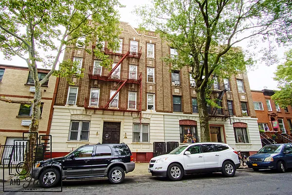 Rented by Lofts and Flats LLC | media 33