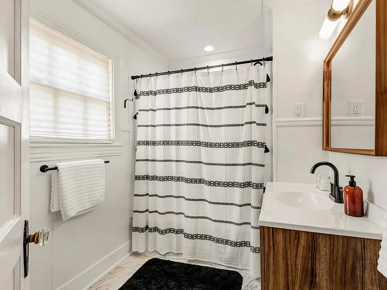 710 Inwood Dr — Photo 12