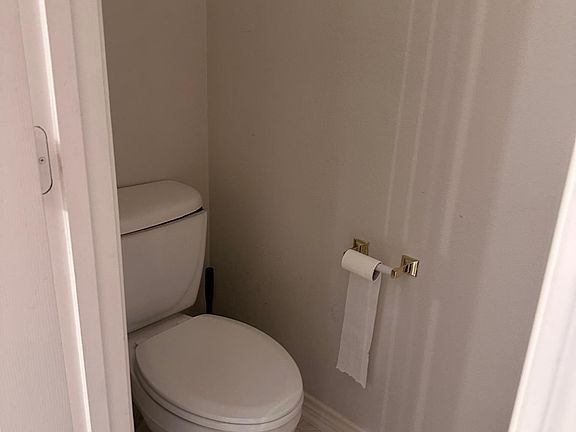 5th image of 2307 Bay Lakes Ct