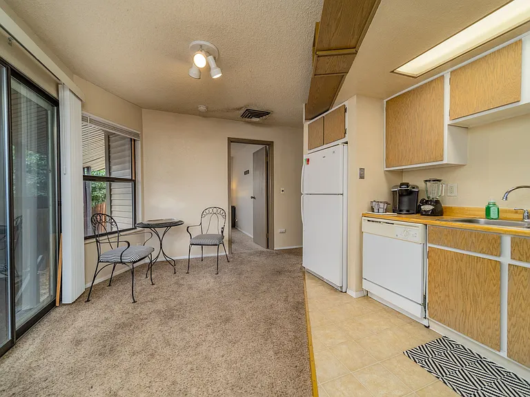 1301 Rood Ave #2 — Photo 9