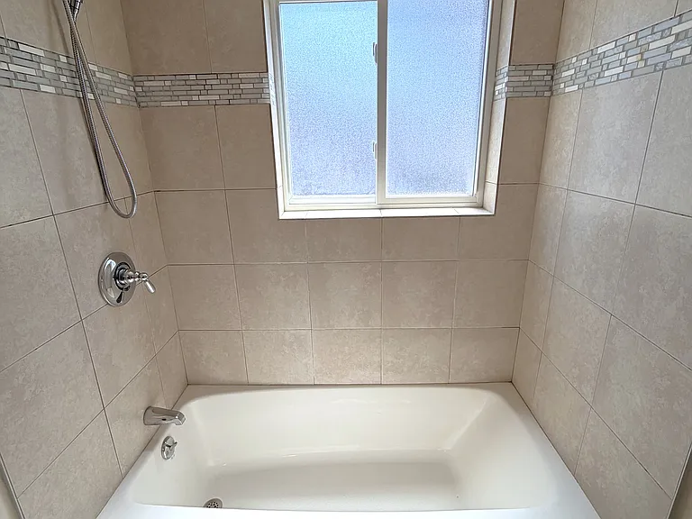 51 Plover Rd #D — Photo 7