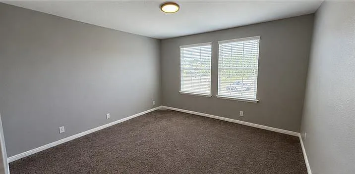 220 Adriana Ln — Photo 12