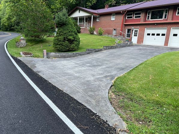 5610 Powell River Rd