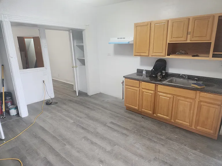 165 Linden St #1L — Photo 6