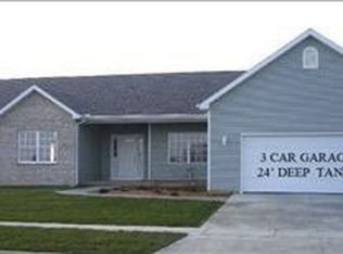 11 Fedor Cir, Bloomington, IL 61704