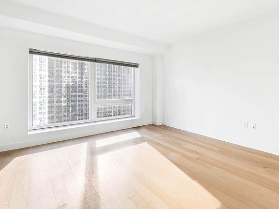 5th image of 135 W 52nd St APT 33C