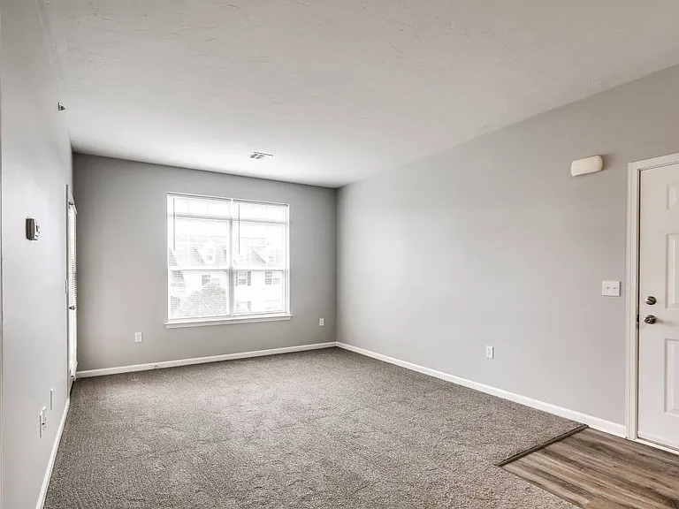 The Villas of Castleton Apartments — Photo 1