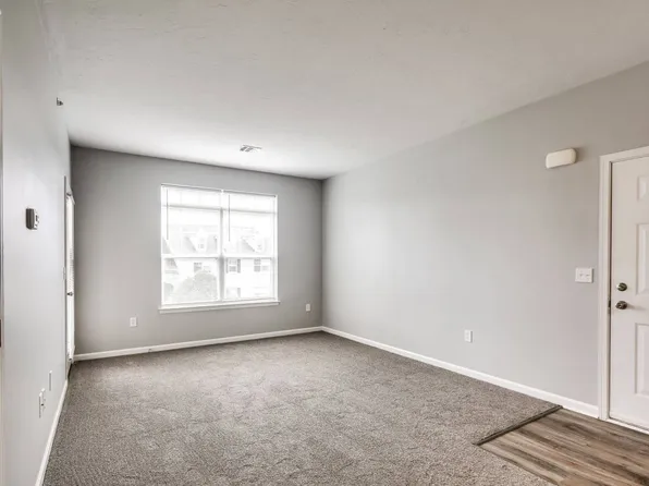 The Villas of Castleton Apartments