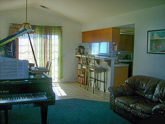 4th image of 1167 Breen St