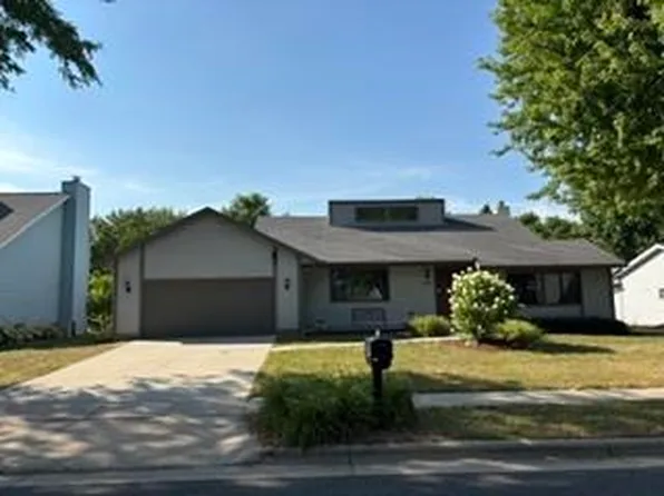 1562 Kuhle Dr, Sun Prairie, WI 53590