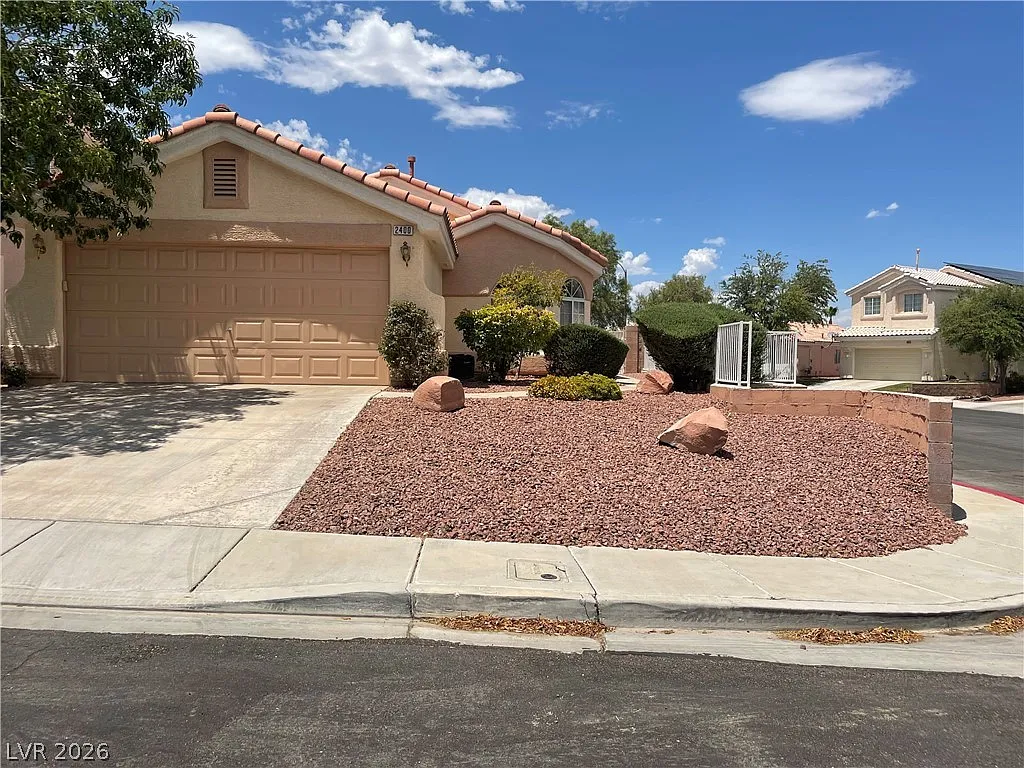 3 bed, 2.0 bath, 1263 sqft, $1,920 — Photo 1
