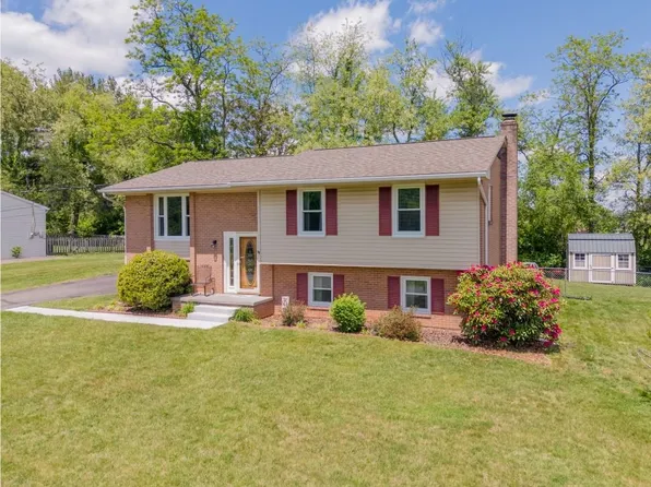 265 Mulberry Dr, Christiansburg, VA 24073