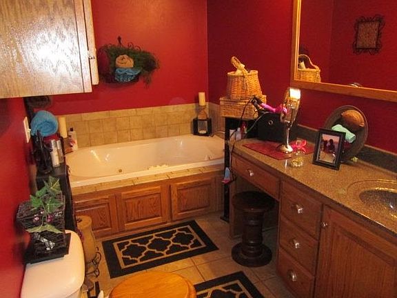4th image of 209 Cherry Jubilee Way