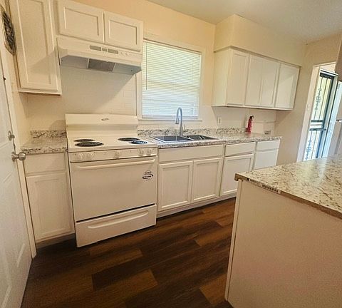 4th image of 3717 Freemile Ave