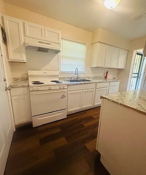 3717 Freemile Ave — Photo 4