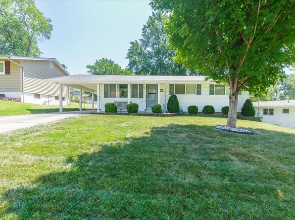 318 Sue Ln, Saint Charles, MO 63301