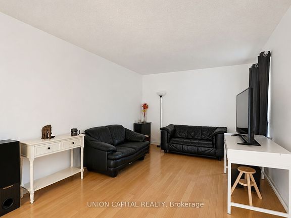 4th image of 34 Timbers Cir